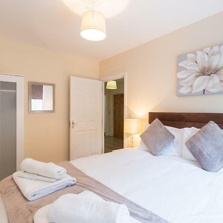 Velvet 2-Bedroom Apartment, Brewery Road, Hoddesdon Exterior foto