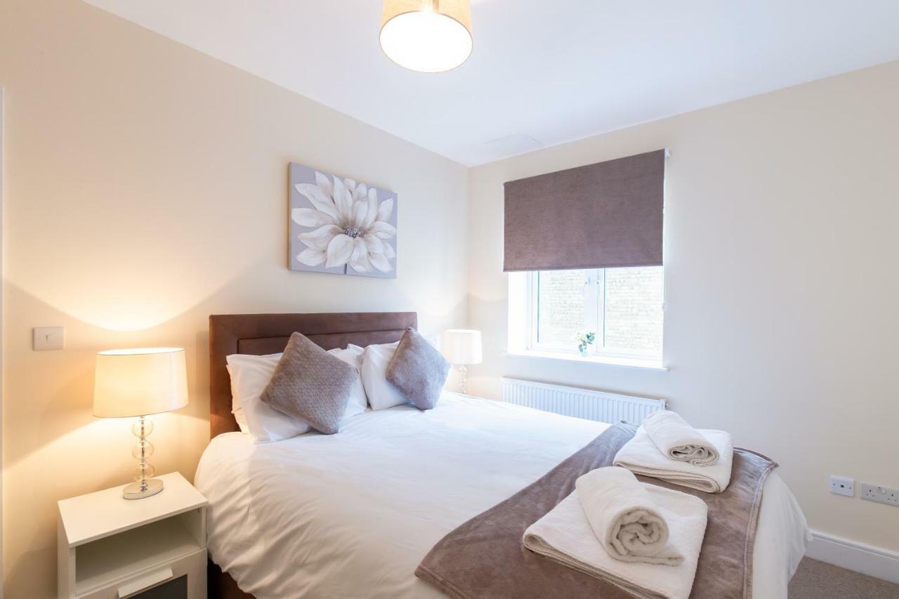 Velvet 2-Bedroom Apartment, Brewery Road, Hoddesdon Exterior foto