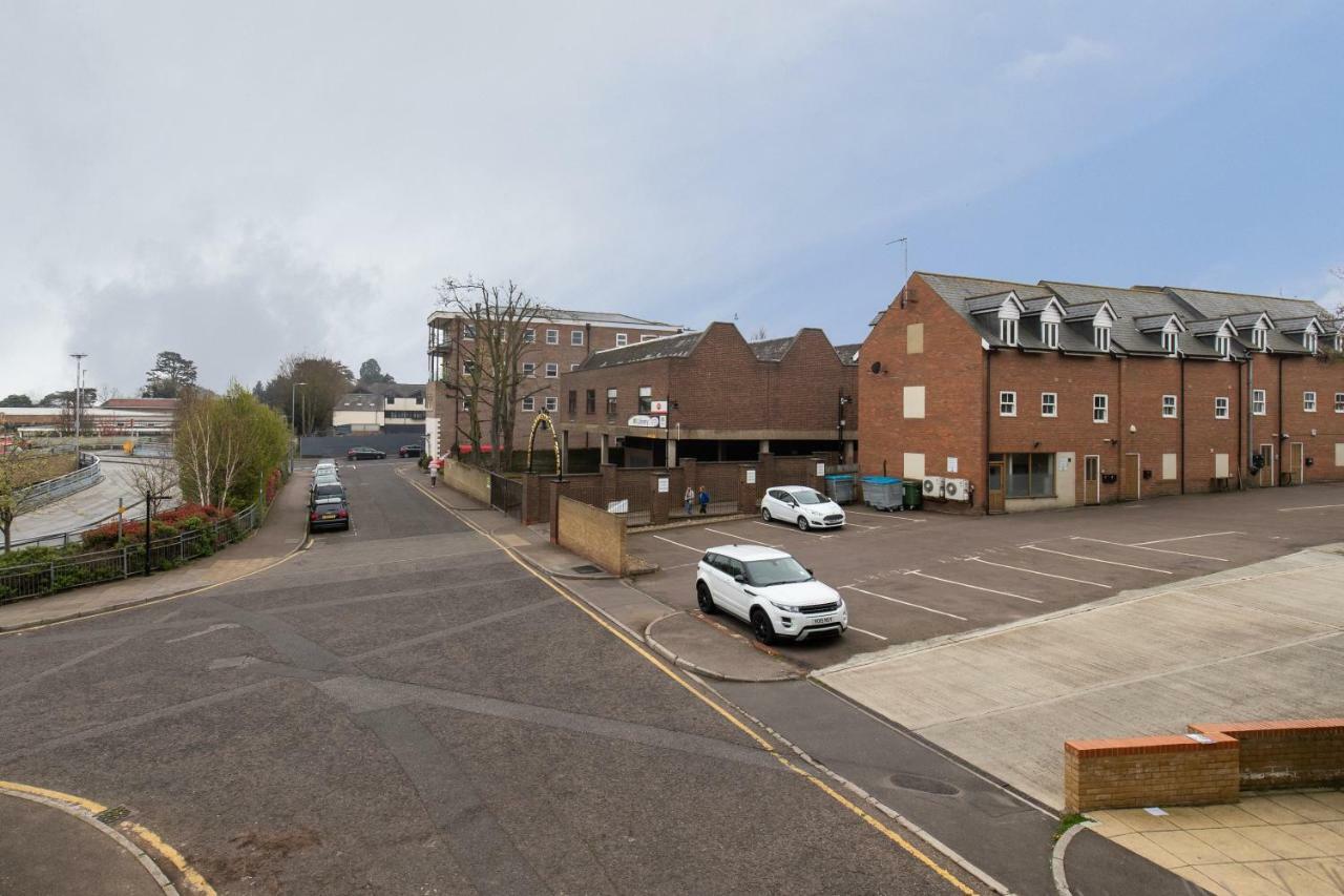 Velvet 2-Bedroom Apartment, Brewery Road, Hoddesdon Exterior foto
